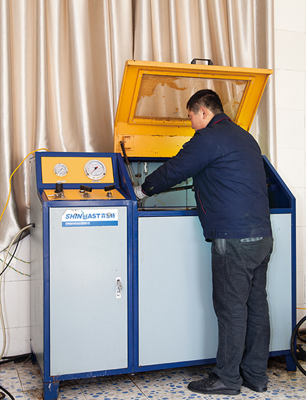 Burst pressure test machine