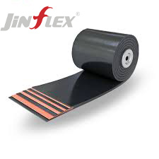 What are the advantages of layered fabric core conveyor belts?